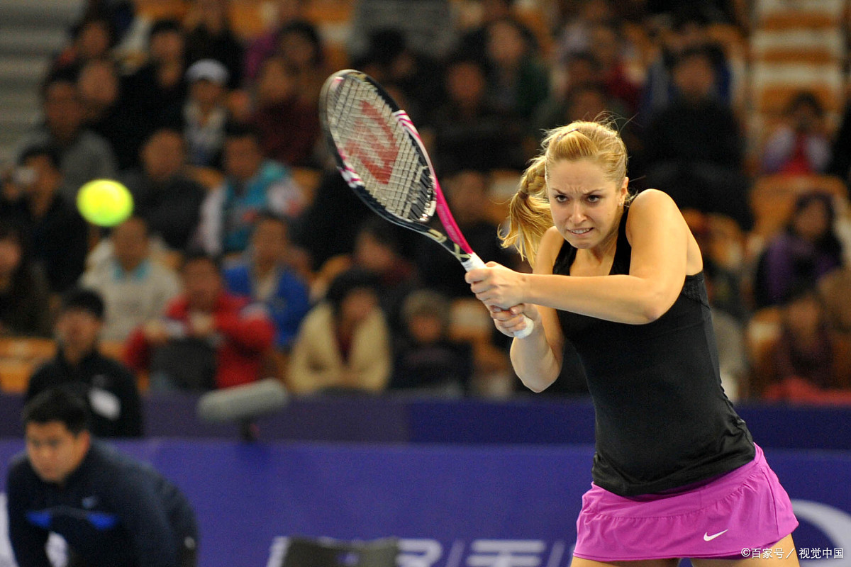 匈牙利体操选手优雅表现,赢得掌声 匈牙利体操选手优雅表现,赢得掌声