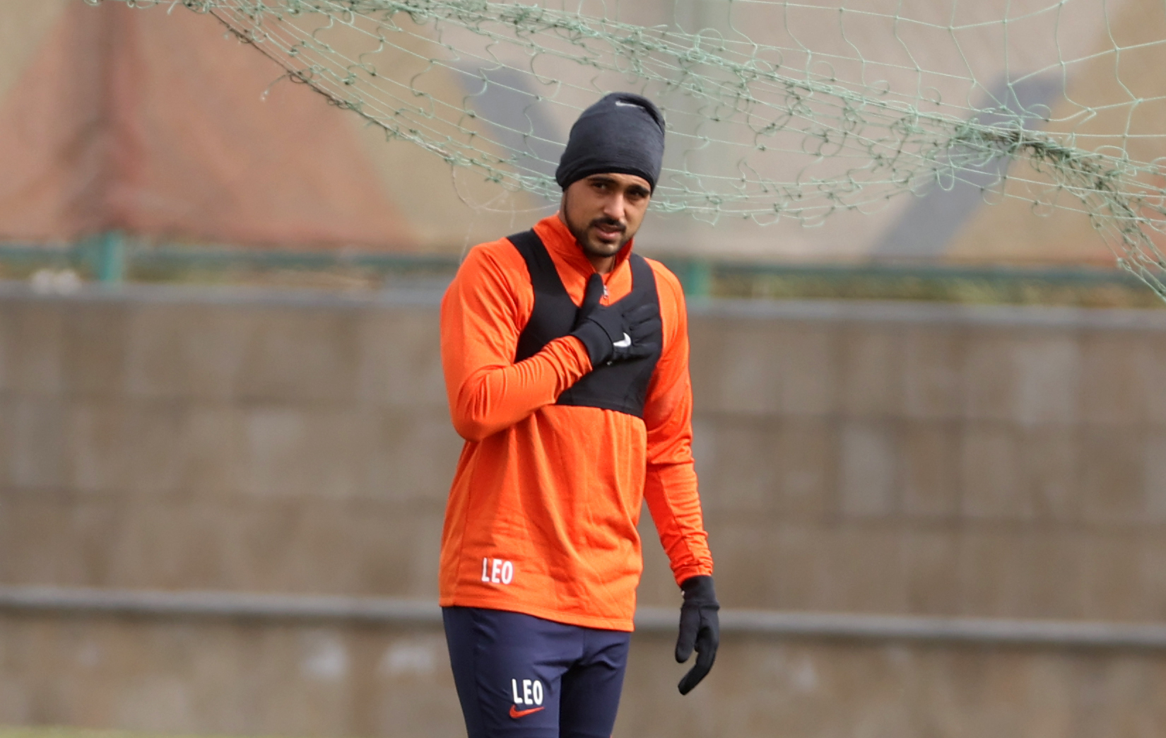 包含佛罗伦萨客场不敌萨索洛，保级压力增大的词条