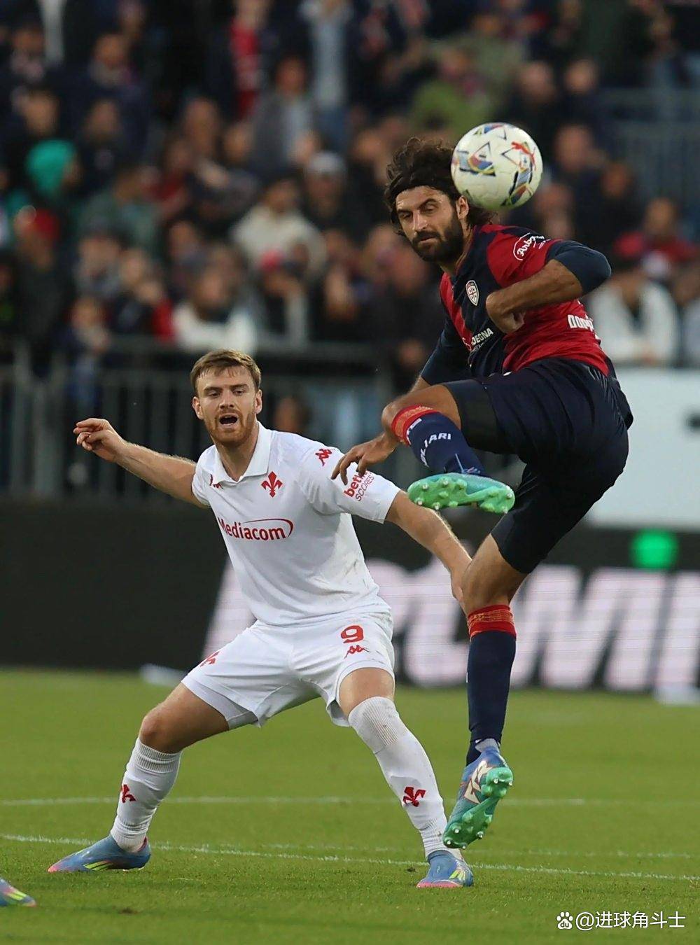包含佛罗伦萨客场不敌萨索洛，保级压力增大的词条
