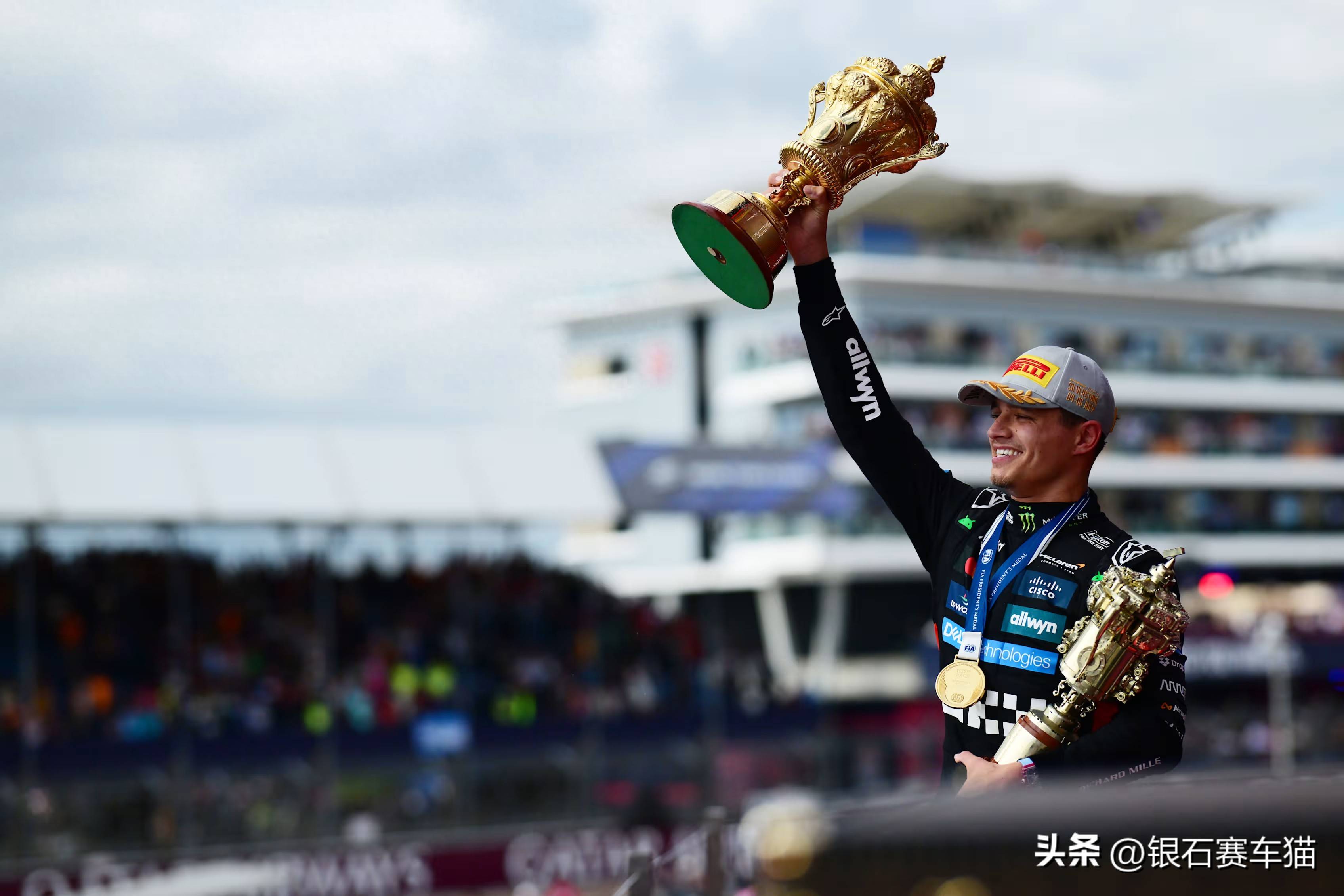 关于雷诺车队力克梅赛德斯，诺里斯点燃赛场的信息