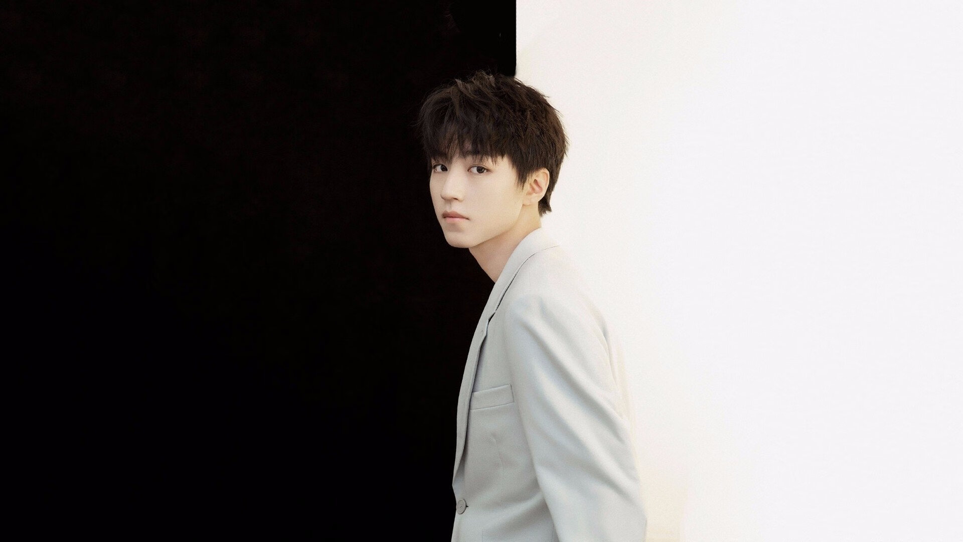 终场之翼，当冷血布克扼住巨人恩比德的咽喉