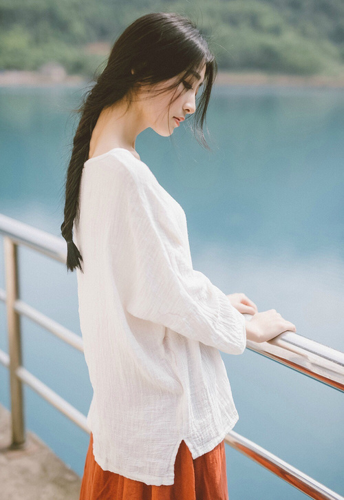 平行时空的交汇,当深圳的炮火照亮明尼苏达的雪夜