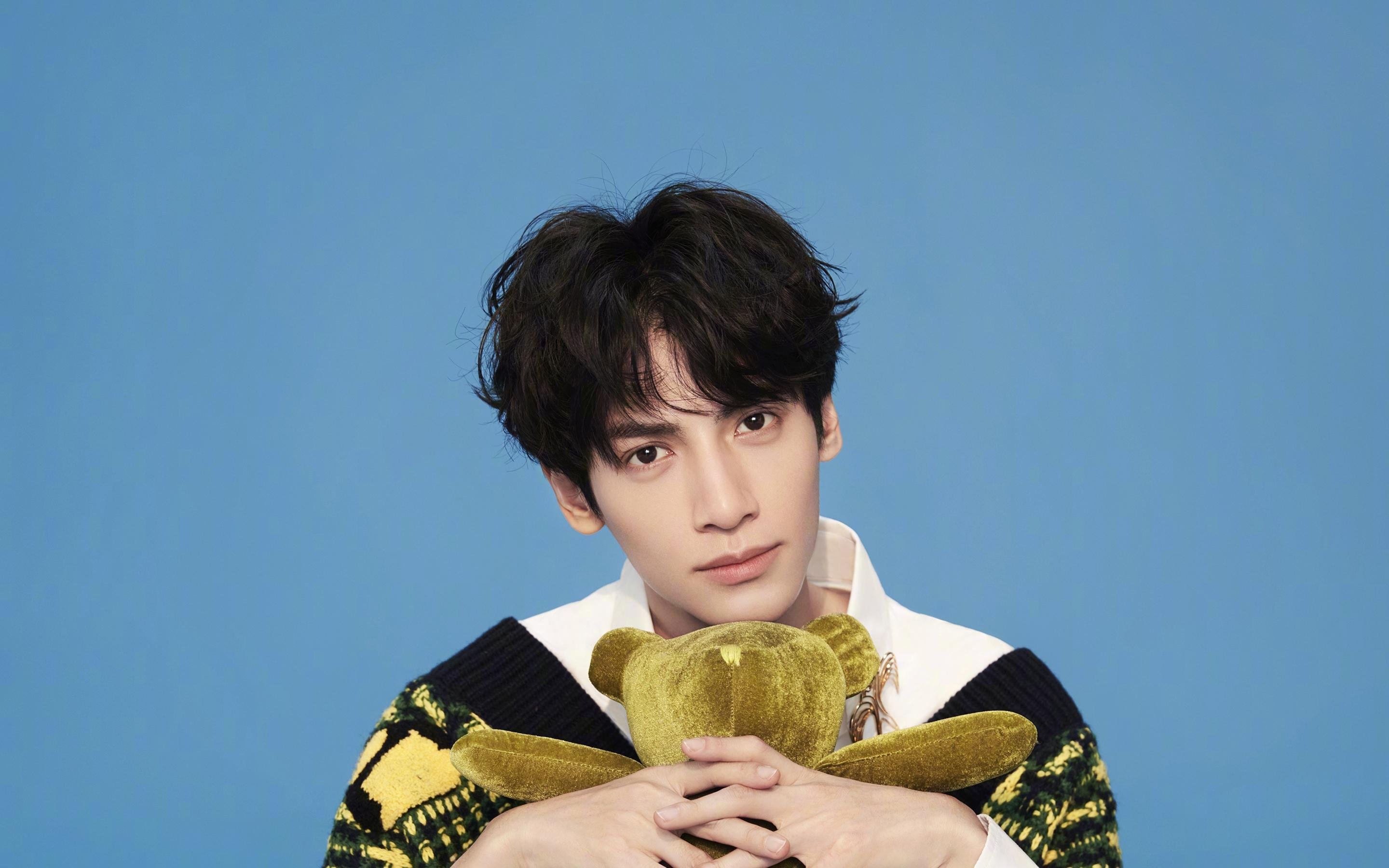 立起高墙,戈贝尔在骑士黄蜂焦点战中一夫当关