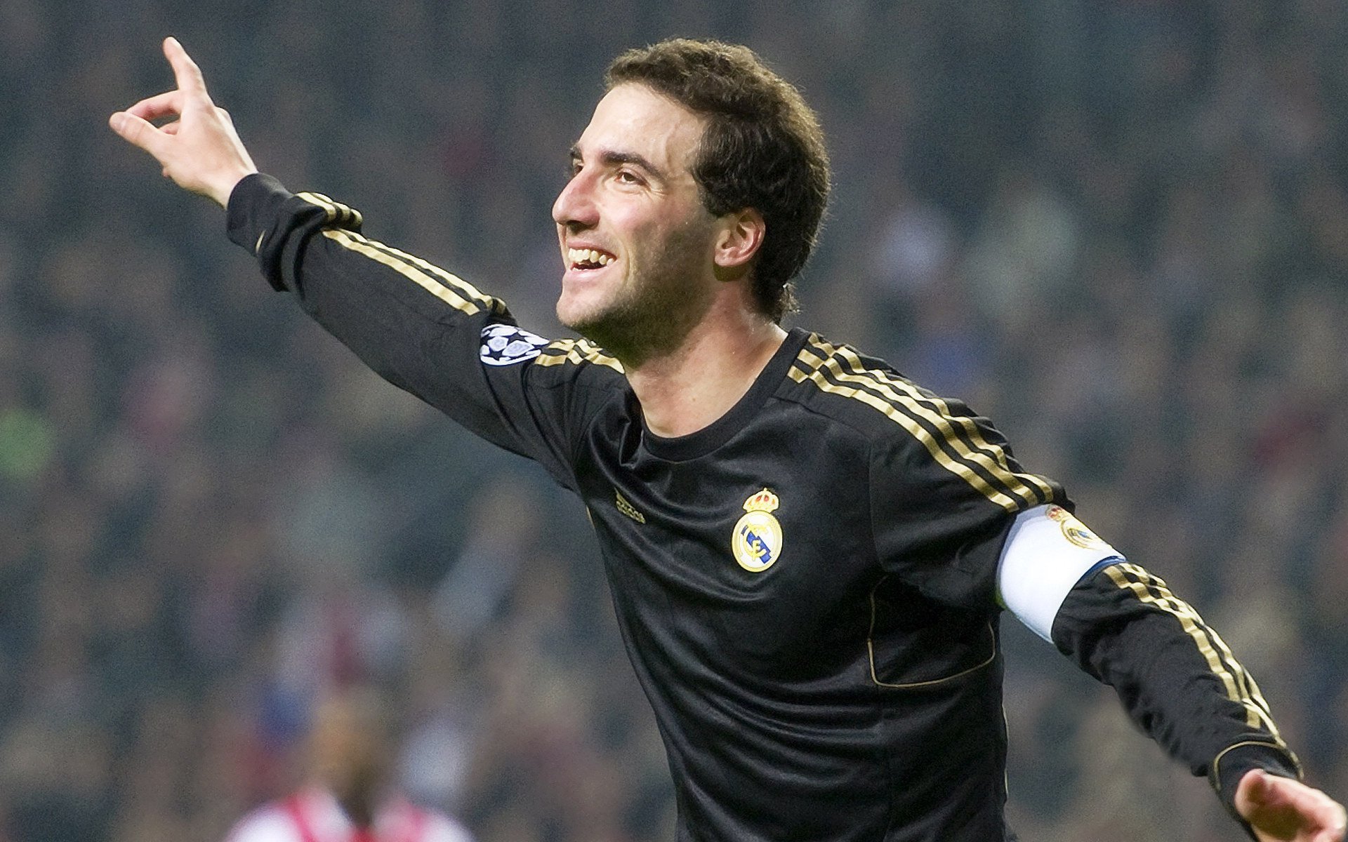 开云体育平台APP-伊萨克独造三球，冠军悬念归零，德甲争冠战之夜的终极解答