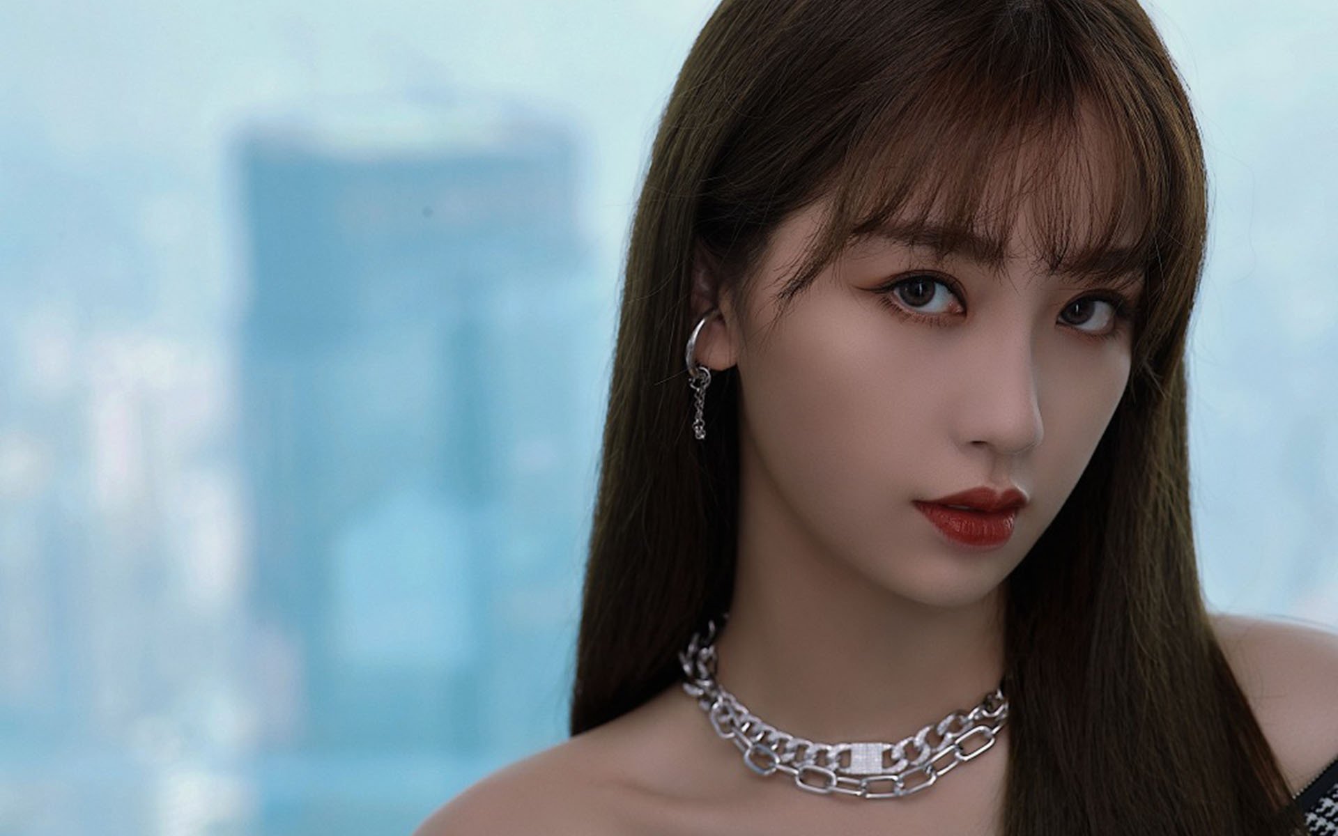 乌拉圭神锋降临赫尔辛基,苏亚雷斯如何用高能输出在埃及与芬兰的奇特对决中重新定义足球